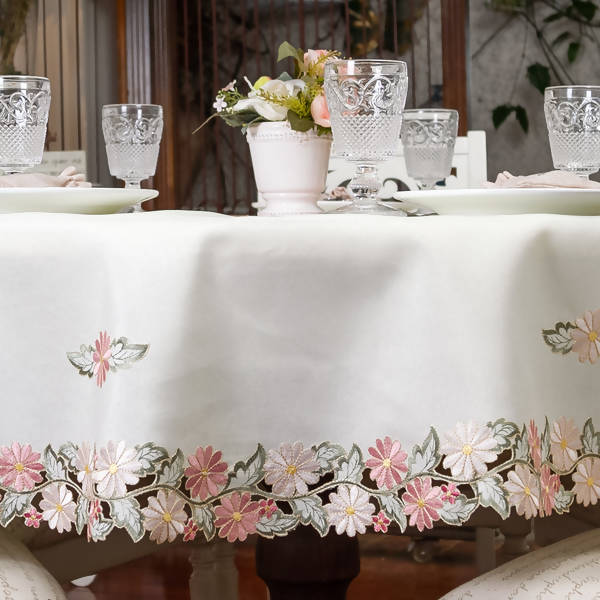 Toalha de Mesa Bordada Requinte Luxo 180 cms Redonda - Argivai